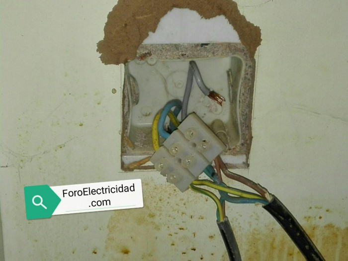 Cable suelto en ficha.jpg