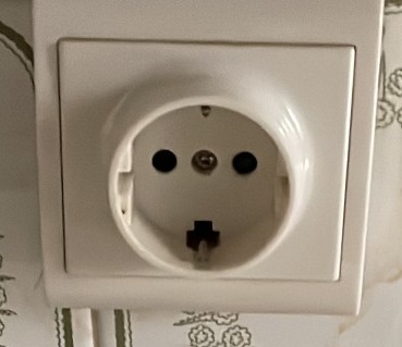 Enchufe piso Murcia (2) recortado.jpg